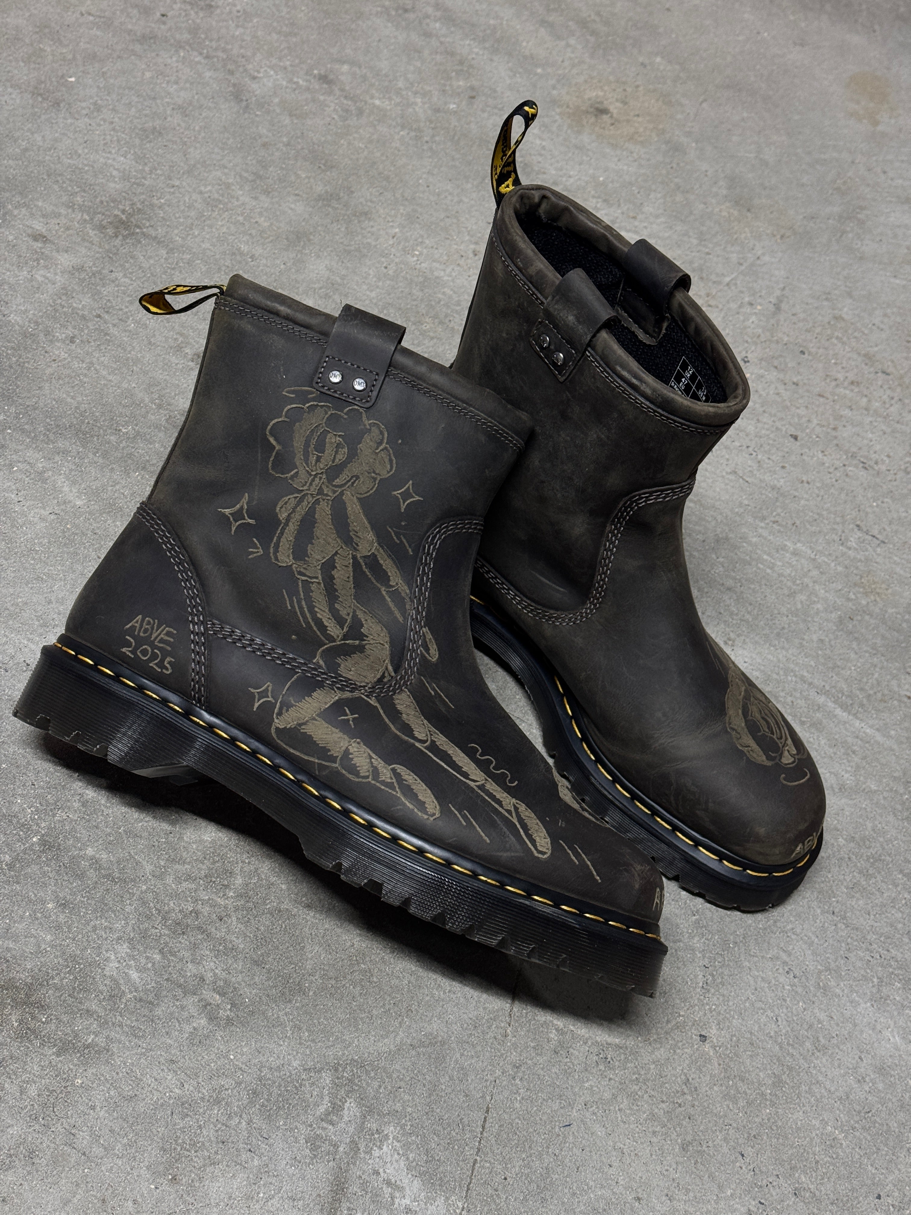 Abveallelse x Dr Martens Anistone Boots: Rise